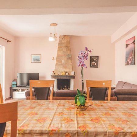 Beachfront Apartment Himarë Dış mekan fotoğraf