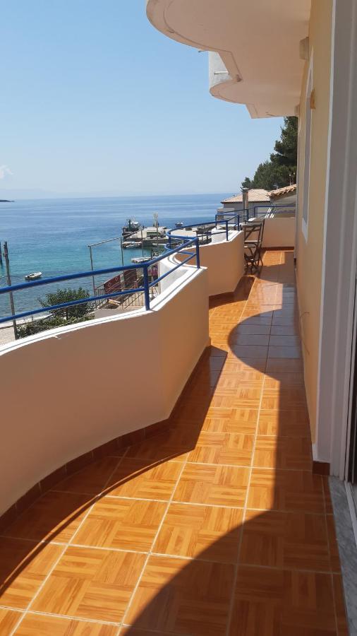 Beachfront Apartment Himarë Dış mekan fotoğraf