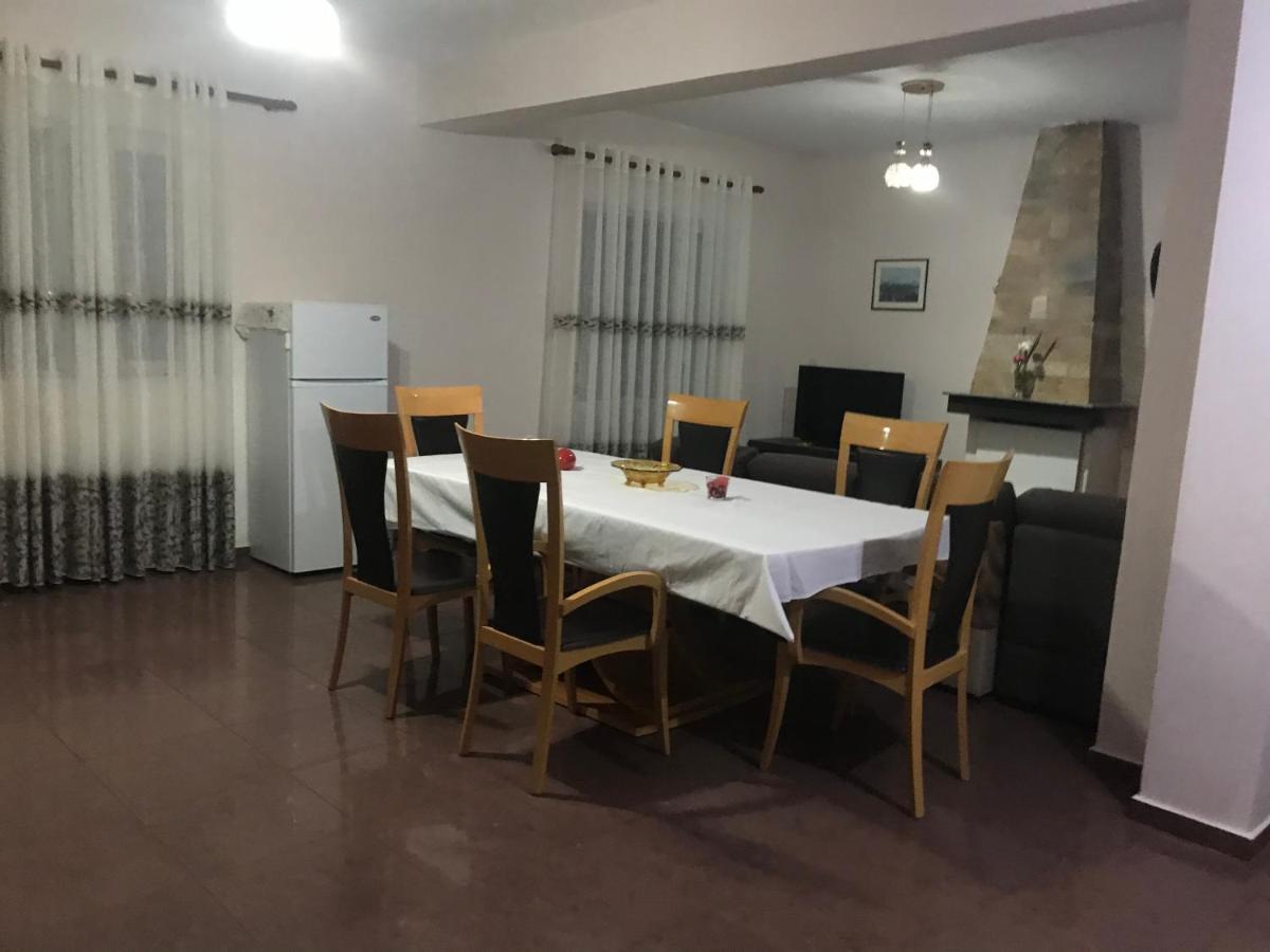 Beachfront Apartment Himarë Dış mekan fotoğraf