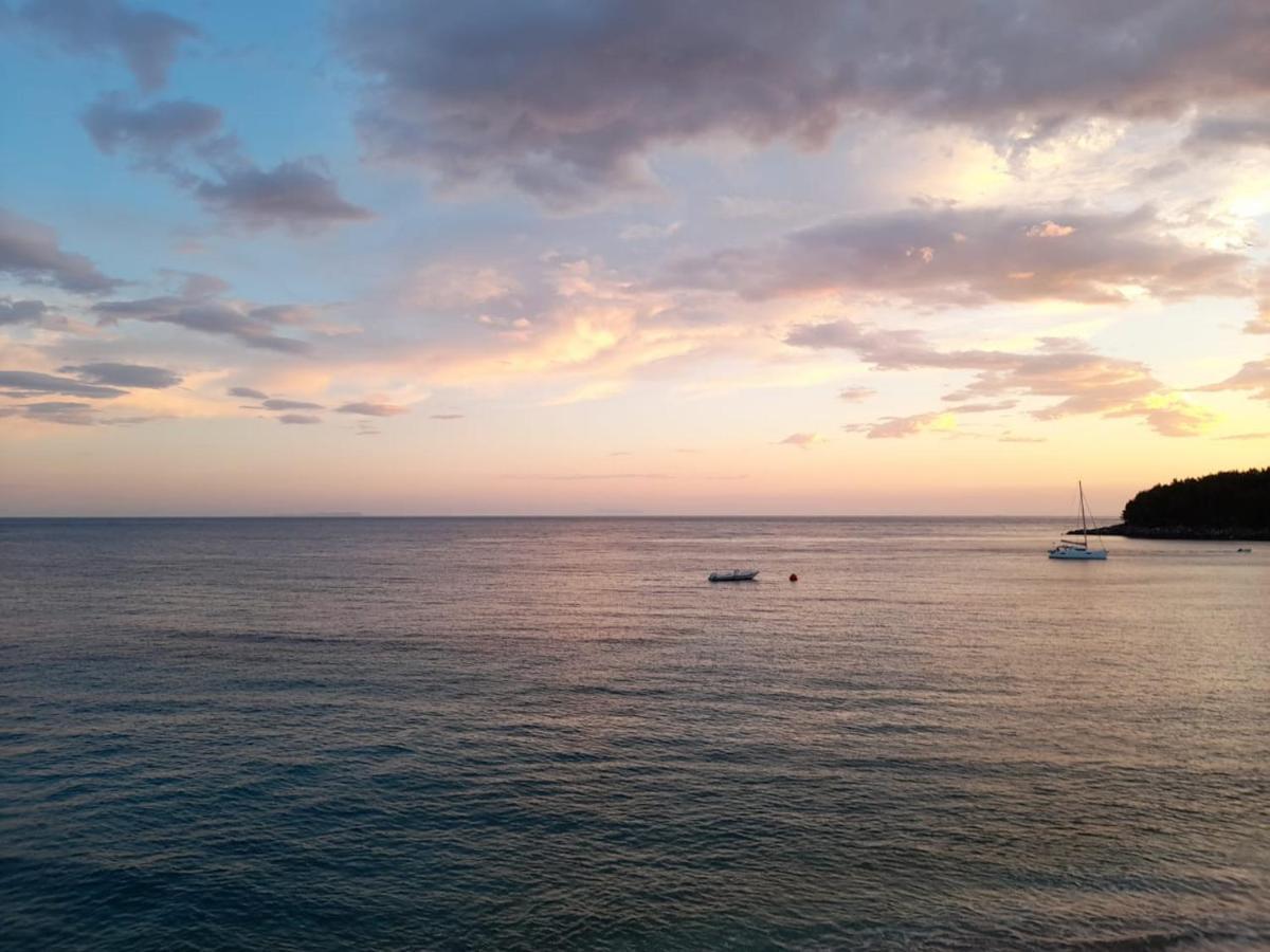Beachfront Apartment Himarë Dış mekan fotoğraf