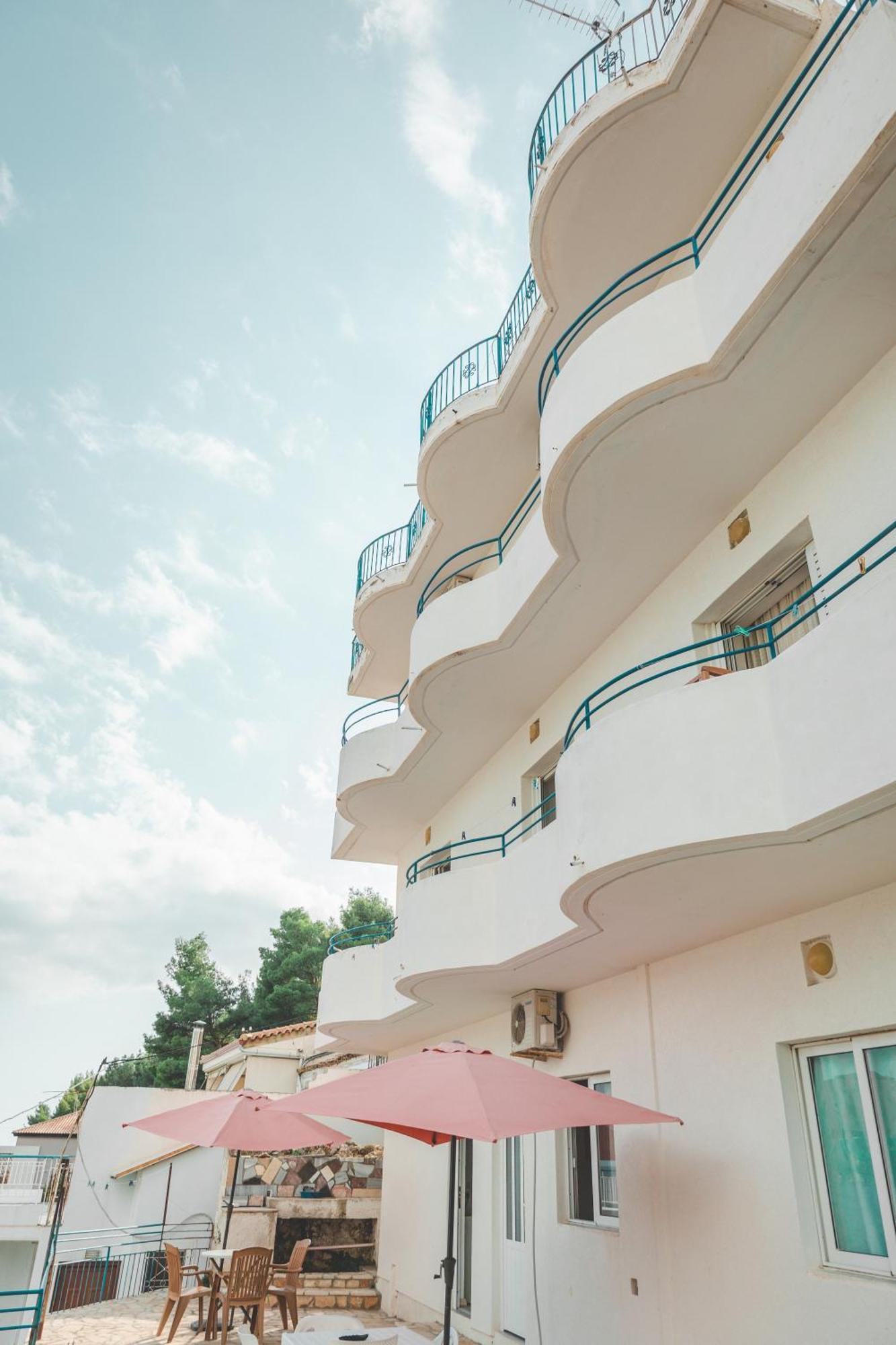 Beachfront Apartment Himarë Dış mekan fotoğraf