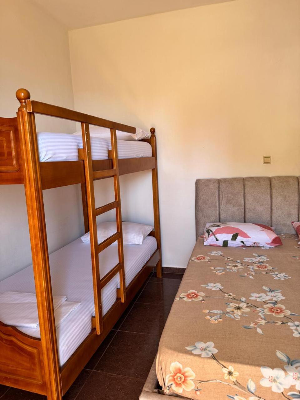 Beachfront Apartment Himarë Dış mekan fotoğraf