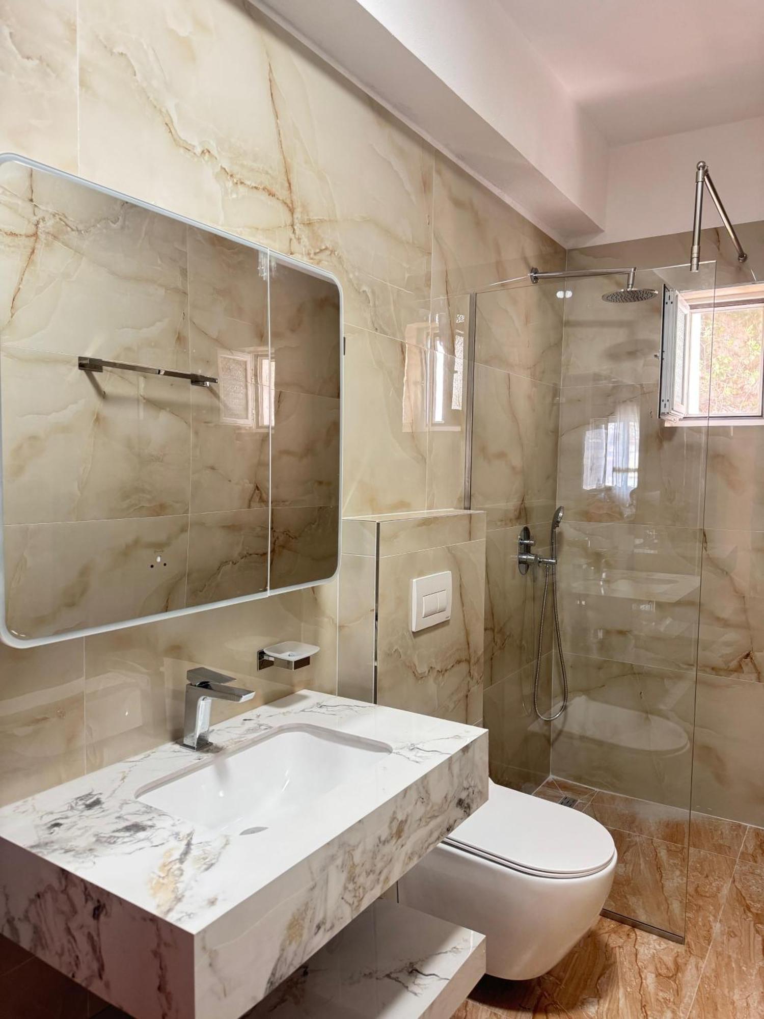 Beachfront Apartment Himarë Dış mekan fotoğraf