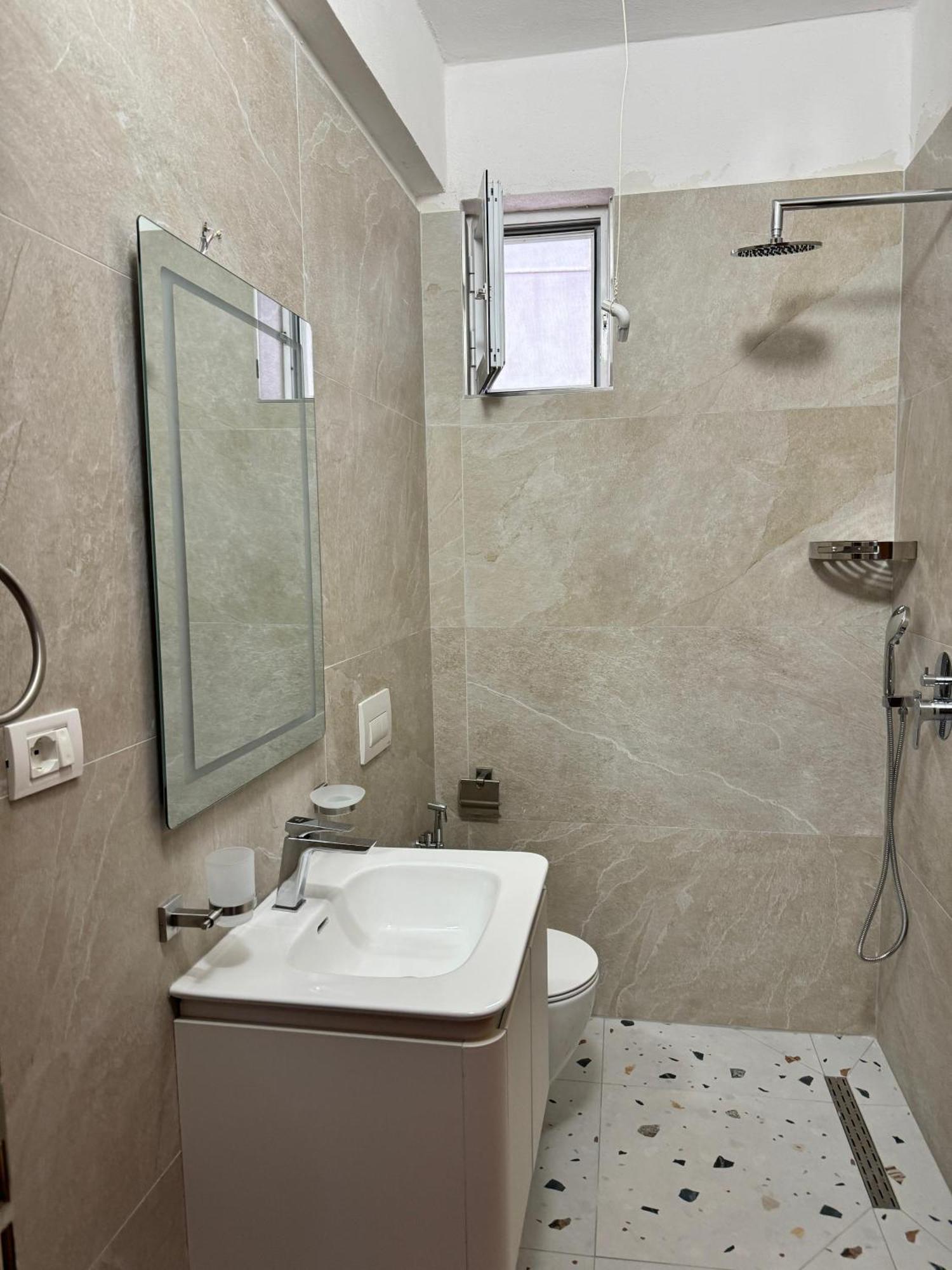 Beachfront Apartment Himarë Dış mekan fotoğraf