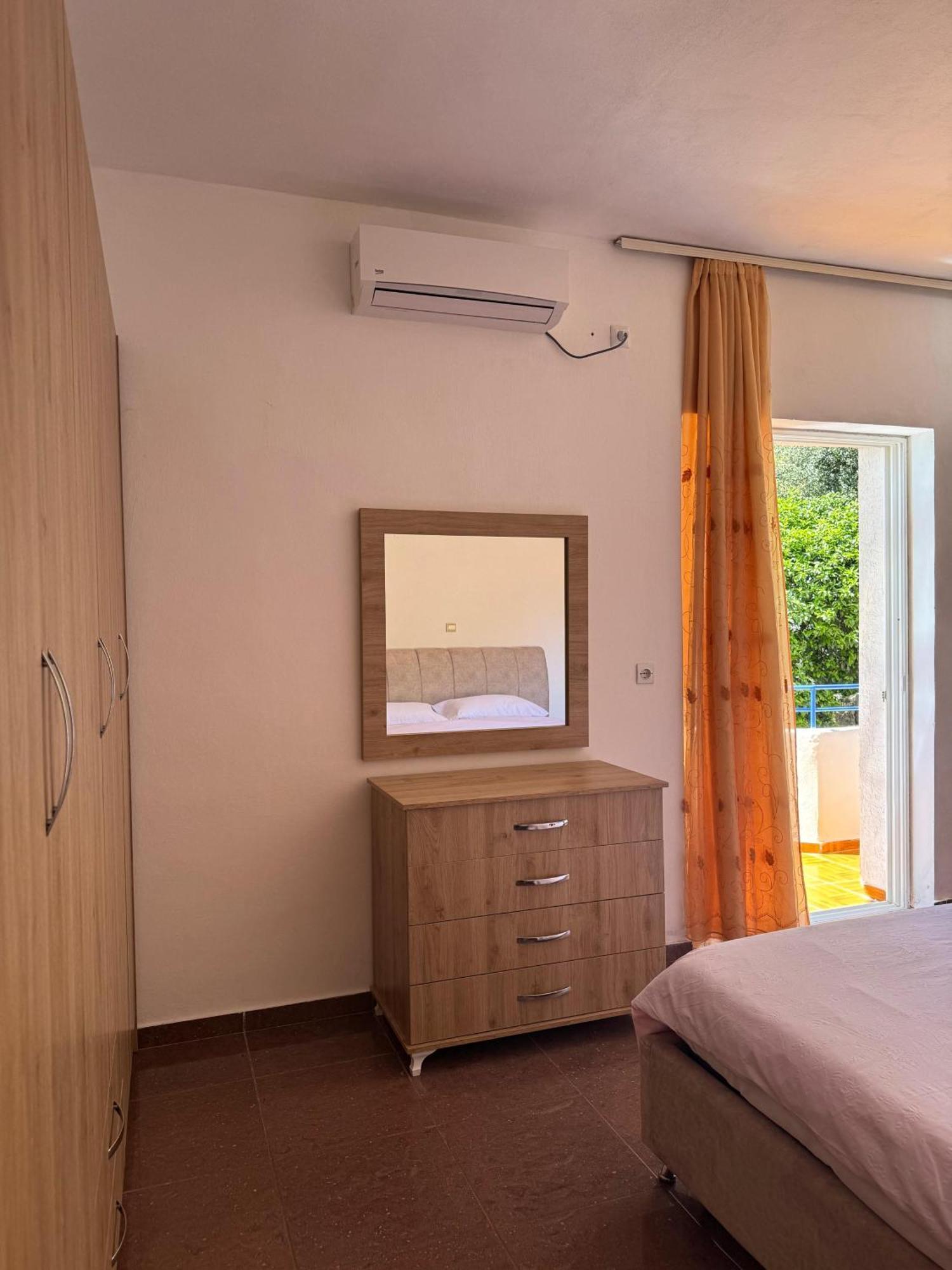 Beachfront Apartment Himarë Dış mekan fotoğraf